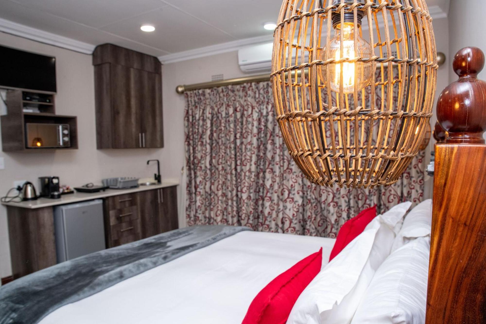 Iso'Bella Vita Guesthouse Phalaborwa Ngoại thất bức ảnh